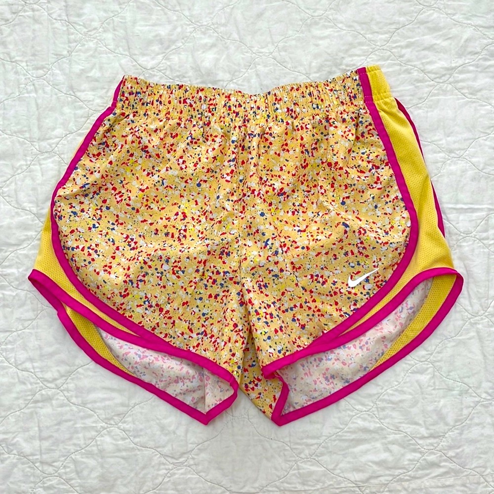 Rare Nike women’s dri fit tempo running short in size small